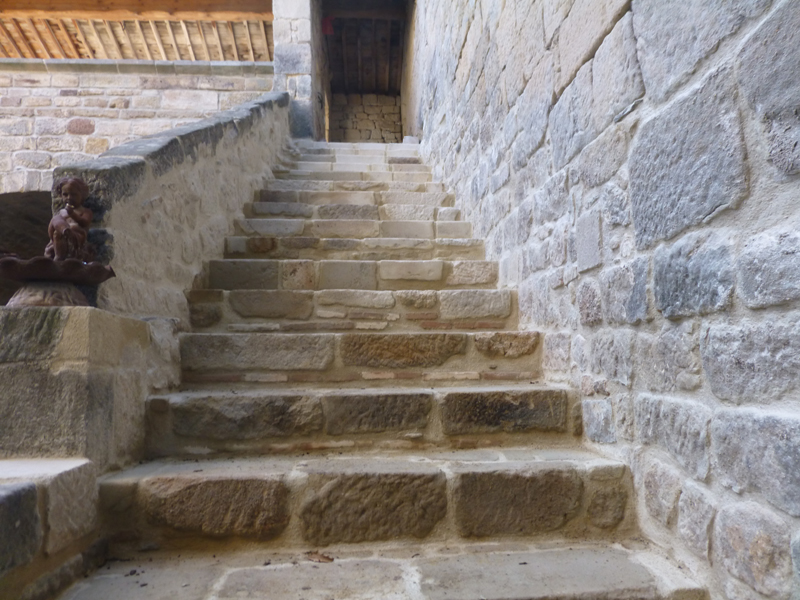 château de valoubiere : reconstruction des escaliers